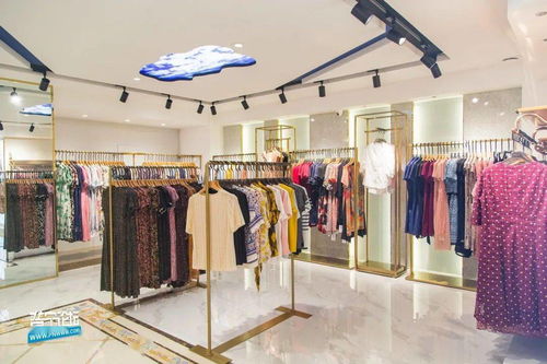 薅羊毛啦！商品城高檔服裝店大甩貨，千元服飾僅售50元