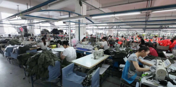 荊門新港服裝 融合傳統(tǒng)與創(chuàng)新的時(shí)尚力量